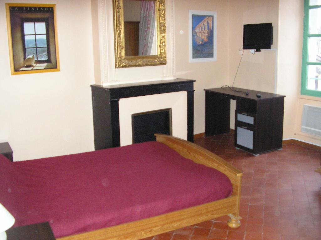 Auberge Le Bistrot De Lussan Lussan  Pokój zdjęcie